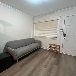 Private 1 Bed 1 Bath 15 Mins Yvr And Downtown 舒适安静 Apartment